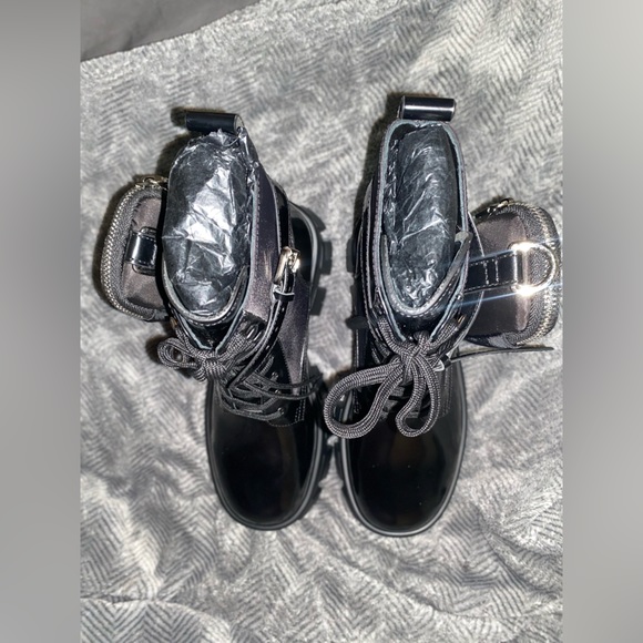 LEATHER PRADA BOOTS WITH POUCH ON THE SIDES ! - Picture 2 of 10